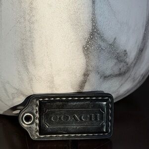 Coach hangtag Black leather